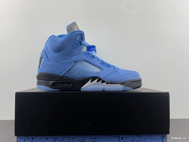 DV1310-401 5 RETRO Air  Jordan  “UNC” 1020